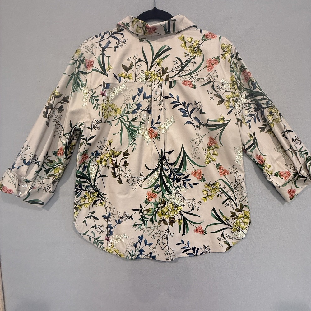 Chicos Womens No Iron Wildflower Print 3/4 Sleeve Button Down Shirt Tan Size 12 - Picture 2 of 6